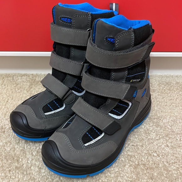 KEEN NWT little boy size 1 black, gray, and blue winter 3 strap velcro boots - Picture 2 of 11